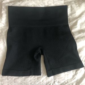 Women’s Ribbed Bike Shorts - Colsie / Black - S